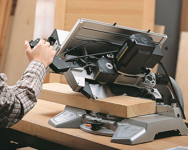 TM43L Tronzadora abatible con mesa superior - Imagen 7